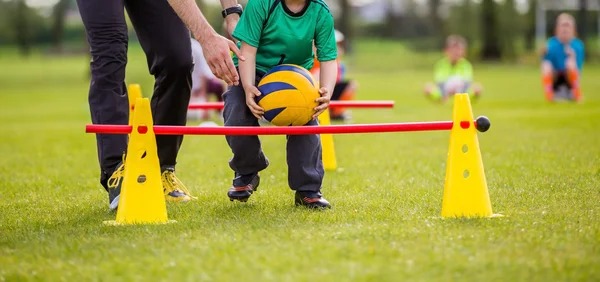 北青：U16国足会在28日进行轮换，通过录像提前分析孟加拉队