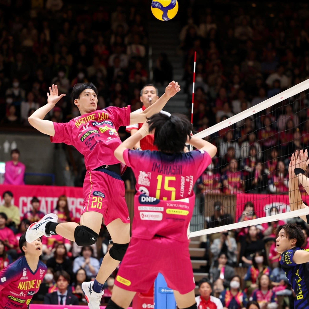 什么是德扑中的“阶段性盲注压力”？解析每 20 分钟一次的心理阈值调整。（解读德州扑克的阶段性盲注压力：每20分钟一次的心理阈值重塑）